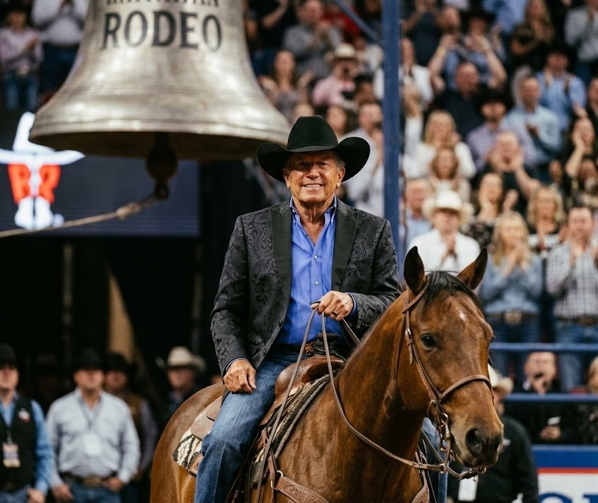 GEORGE STRAIT AND THE COWBOY LIFE THAT NEVER LEFT HIM — WHY THE KING OF COUNTRY STILL FEELS REAL
